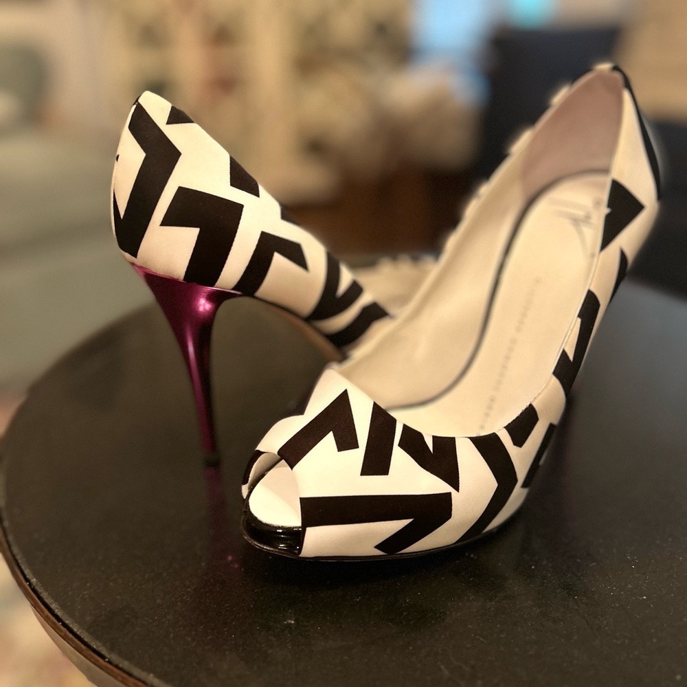 Black and White Heel